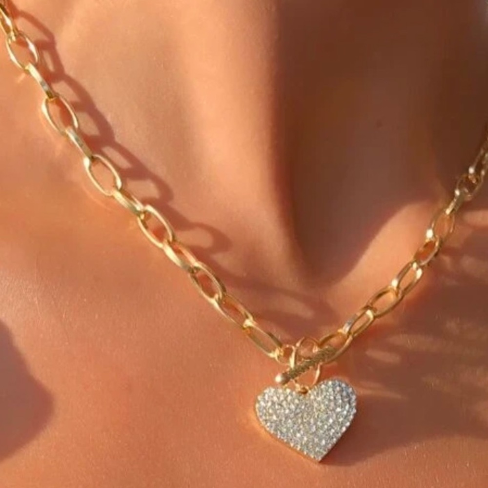 NWT Rhinestone Heart Paper Clip Silver Toggle Charm Necklace - Picture 7 of 7